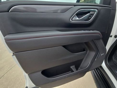 Used 2022 Chevrolet Suburban RST w/ Sport Performance Package image 4