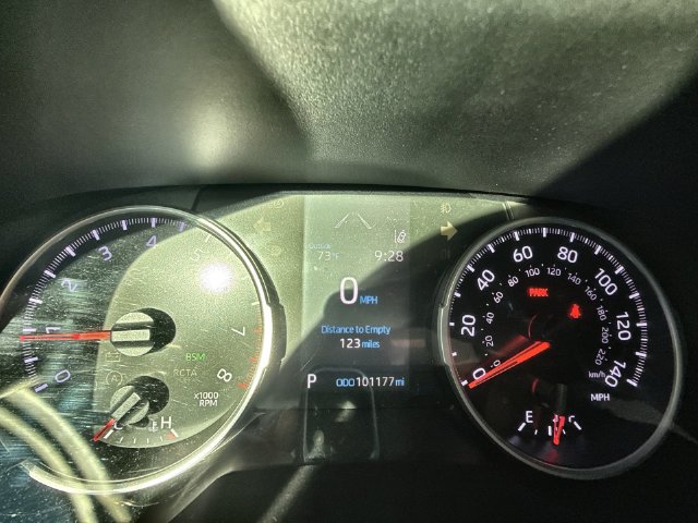 Used 2019 Toyota RAV4 XLE w/ Convenience Package FWD image 15