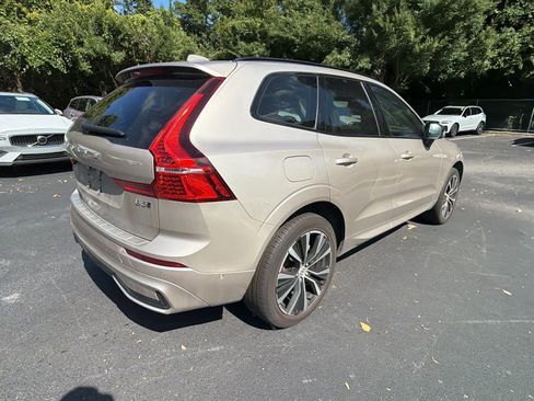 Used 2024 Volvo XC60 B5 Plus w/ Protection Package Premier AWD/4WD image 16
