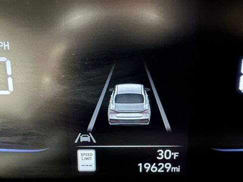 Used 2025 Hyundai Elantra Sport image 24