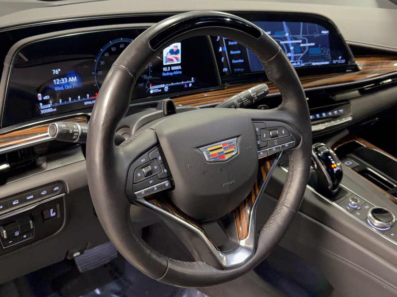Certified 2023 Cadillac Escalade Premium Luxury w/ Performance Package AWD/4WD image 10