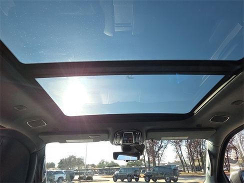 Used 2022 Jeep Grand Wagoneer Series III image 16