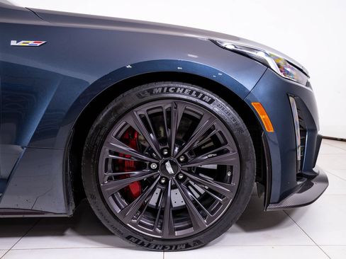 Used 2022 Cadillac CT5 V Blackwing w/ Carbon Fiber Package 2 RWD image 17
