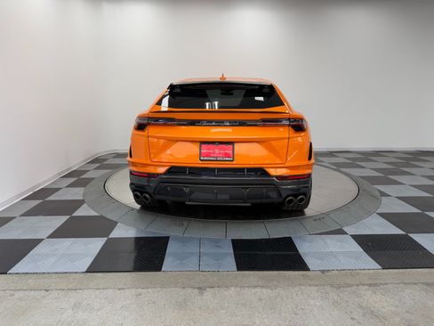 Used 2024 Lamborghini Urus Performante AWD/4WD image 8
