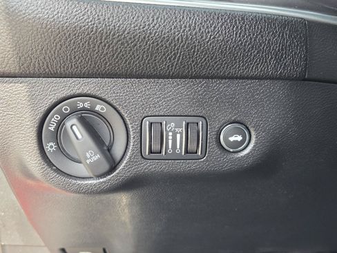 Used 2021 Dodge Challenger GT w/ Driver Convenience Group RWD image 18