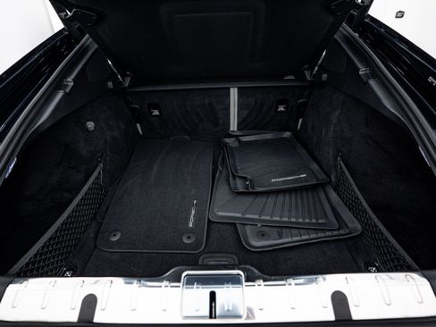 Certified 2022 Porsche Panamera 4 Platinum Edition image 25