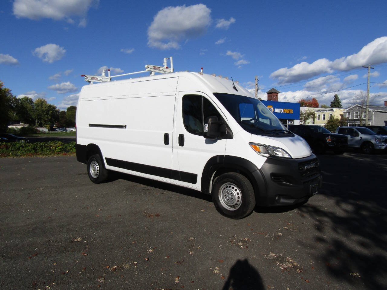 Used 2024 RAM ProMaster 2500 w/ Premium Convenience Group FWD image 8