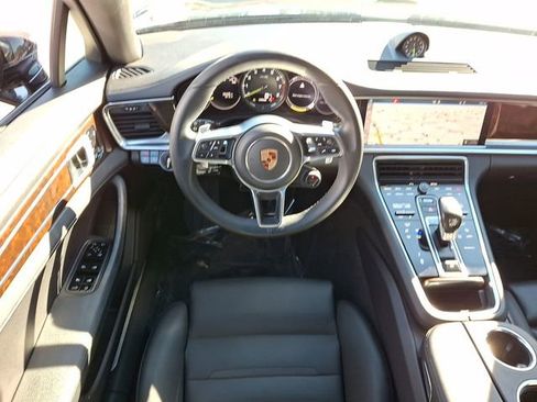 Used 2018 Porsche Panamera 4 image 14