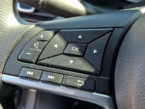 Certified 2021 Nissan Sentra S image 21