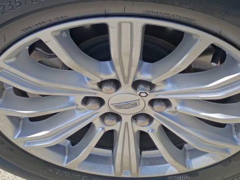 Used 2018 Cadillac XT5 FWD image 17