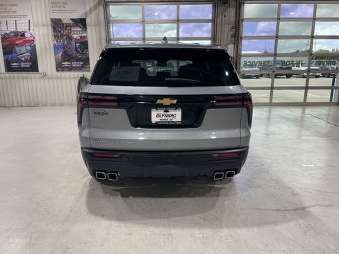 Used 2024 Chevrolet Traverse LS AWD/4WD image 7