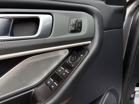 Used 2025 Ford Explorer ST image 20