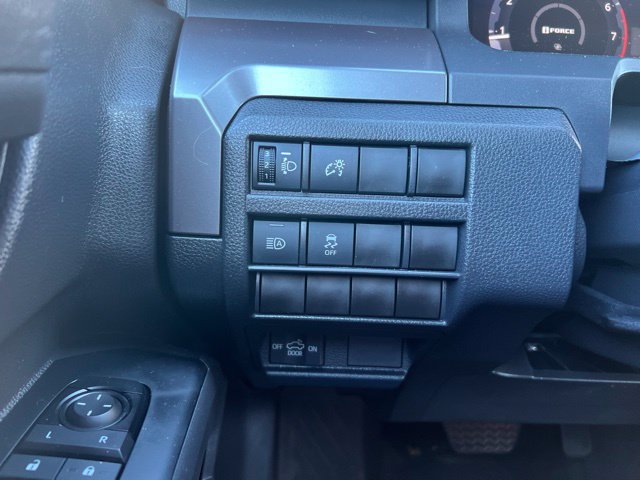 Used 2025 Toyota Tacoma TRD Off-Road AWD/4WD image 18