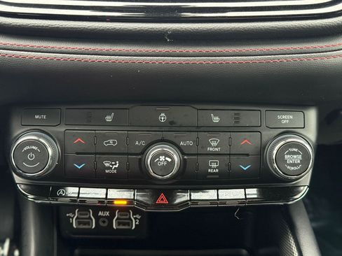 Used 2023 Dodge Durango GT image 31