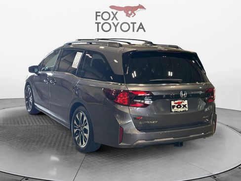 Used 2026 Honda Odyssey Elite image 4