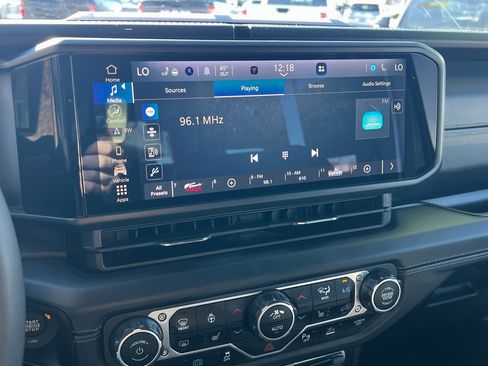 Used 2024 Jeep Wrangler High Altitude image 28