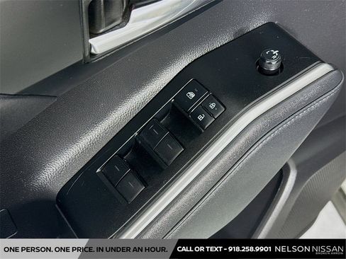 Used 2021 Toyota Highlander XSE image 17