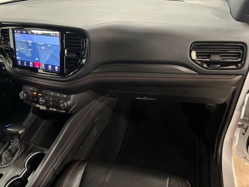 Used 2024 Dodge Durango GT RWD image 21