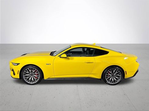 Used 2024 Ford Mustang GT Premium image 9