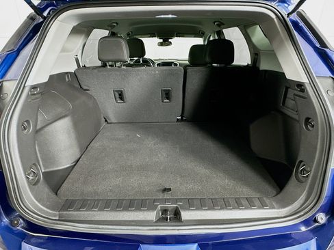 Used 2023 GMC Terrain SLE w/ Elevation Edition image 28