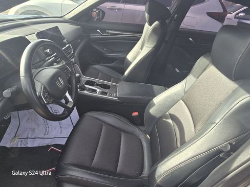 Used 2018 Honda Accord Sport image 5