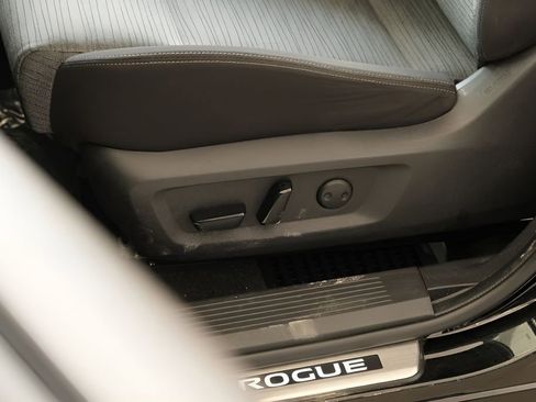 Used 2023 Nissan Rogue SV FWD image 15
