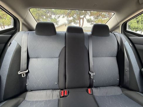 Used 2025 Nissan Versa SV FWD image 34