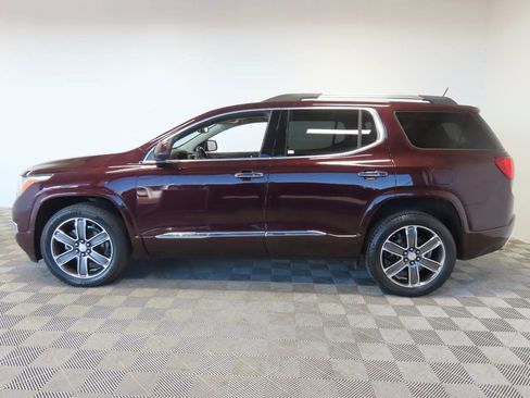 Used 2018 GMC Acadia Denali w/ Technology Package FWD image 5