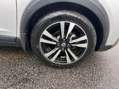 Used 2020 Nissan Kicks SR image 33