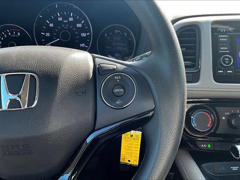 Used 2020 Honda HR-V LX image 11