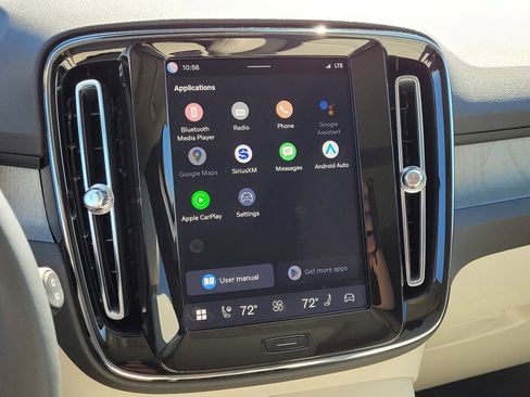 Used 2024 Volvo XC40 B5 Ultimate w/ Climate Package image 23