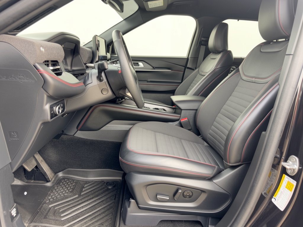 Used 2025 Ford Explorer ST-Line w/ Premium Package RWD image 5