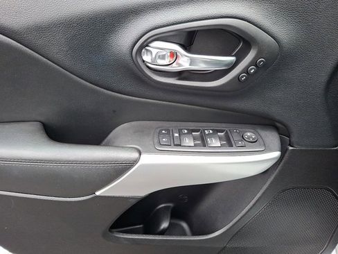 Certified 2018 Jeep Cherokee Overland image 14