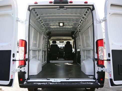New 2025 RAM ProMaster 3500 w/ Cold Weather Group FWD image 15