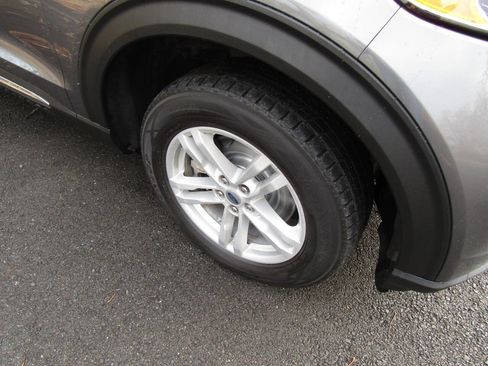 Used 2022 Ford Explorer XLT image 48