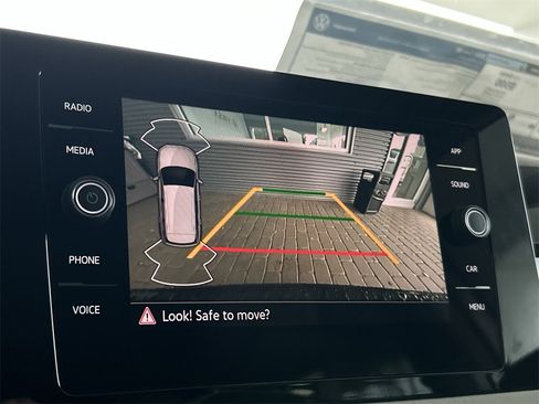 New 2026 Volkswagen Taos SE image 25