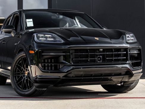 Certified 2025 Porsche Cayenne E-Hybrid AWD/4WD image 9