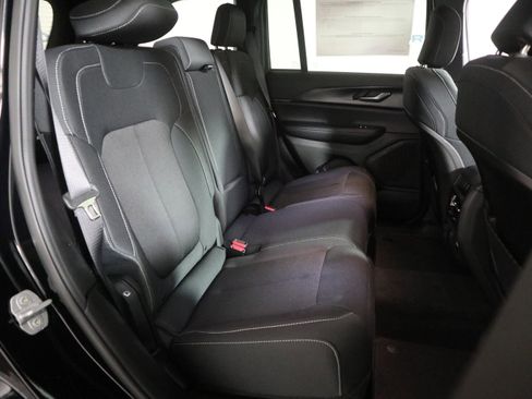 New 2026 Jeep Grand Cherokee Laredo X image 19