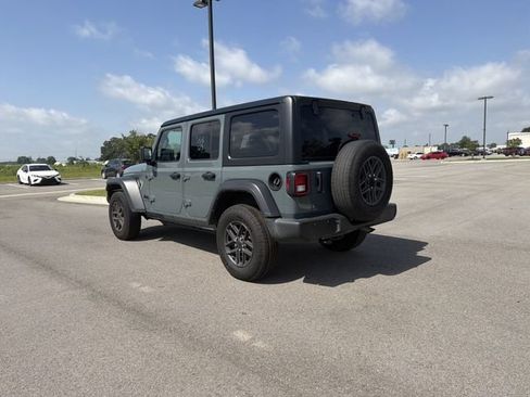 Used 2024 Jeep Wrangler Unlimited Sport AWD/4WD image 3