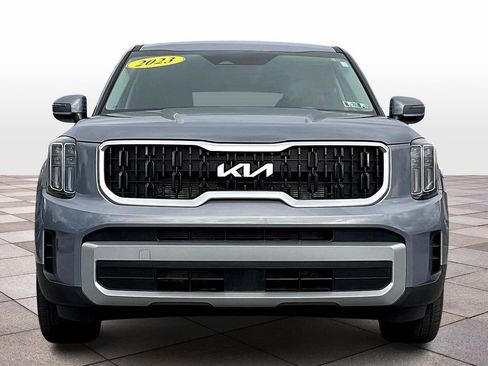 Used 2023 Kia Telluride LX image 3