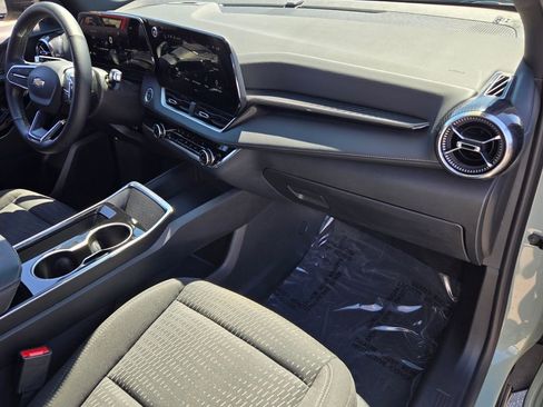 Used 2025 Chevrolet Equinox LT w/ Safety and Technology Package image 16