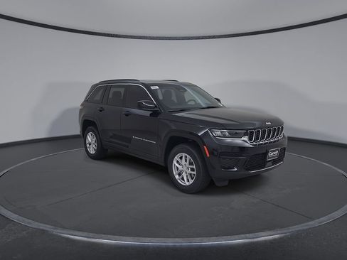 New 2026 Jeep Grand Cherokee Laredo AWD/4WD image 3
