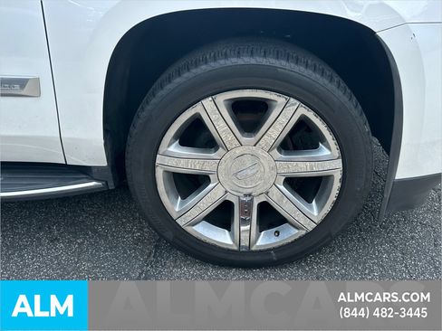 Used 2020 Cadillac Escalade ESV Luxury RWD image 14