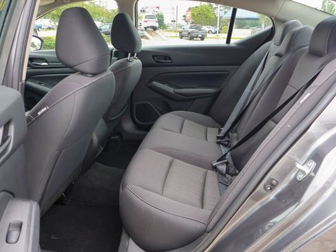 Used 2025 Nissan Altima 2.5 SV FWD image 9