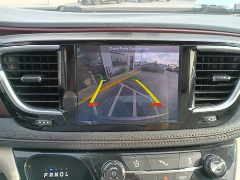 Used 2018 Chrysler Pacifica Limited image 25