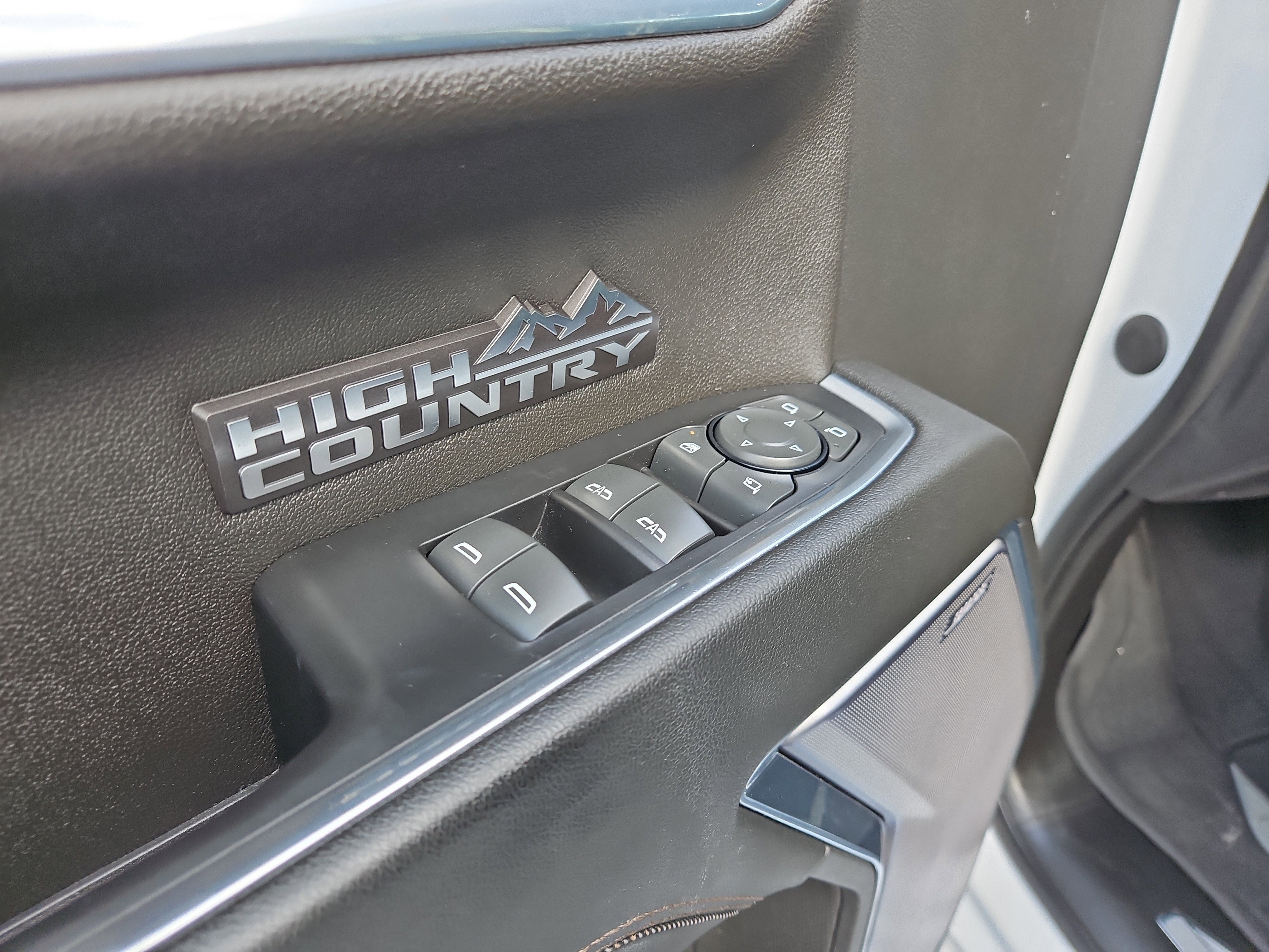 Certified 2023 Chevrolet Silverado 1500 High Country w/ High Country Premium Package AWD/4WD image 18