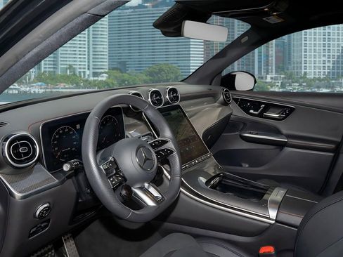 Used 2024 Mercedes-Benz GLC 43 AMG 4MATIC image 15