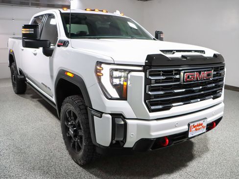 Used 2024 GMC Sierra 2500 AT4 w/ AT4 Premium Plus Package image 5