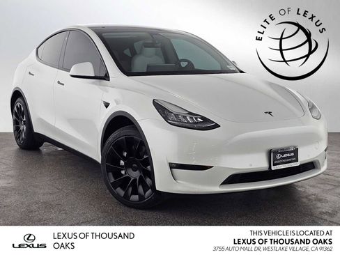 Used 2022 Tesla Model Y Long Range image 1