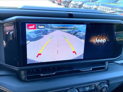 Used 2024 Jeep Wrangler Unlimited Rubicon 4xe AWD/4WD image 23